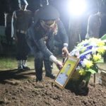 Suasana Haru Iringi Pemakaman AIPDA Ade Johan, Polres Cilegon Beri Penghormatan Terakhir