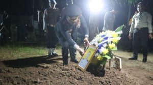 Suasana Haru Iringi Pemakaman AIPDA Ade Johan, Polres Cilegon Beri Penghormatan Terakhir