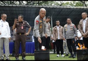 Polda Banten Musnahkan 8.527 Lembar Uang Palsu