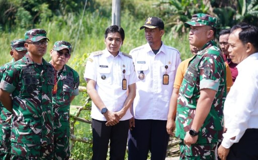 Danrem 081/DSJ Di Dampingi Dandim 0808/Blitar, Tinjau Lokasi Jembatan Garuda Perintis