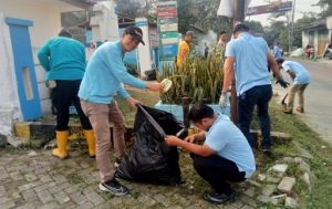 Kerja Bhakti Forkopimcam Sinergi TNI, Polri dan Masyarakat Wujudkan lingkungan Bersih dan Asri