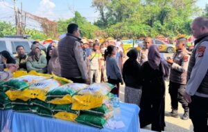HUT Bhayangkara ke-80, Polda Banten Salurkan 3,5 Ton Beras Untuk Masyarakat