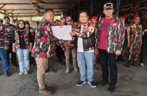 Laskar Merah Putih Provinsi Banten Serahkan SK Ketua Marcab Lebak,Panji Kuswanto Resmi Nahkodai Organisasi