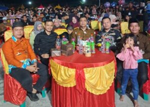 HUT Ke 43 Desa Langkan, Warga Tumpah Ruah dan Antusias Menyaksikan Hiburan